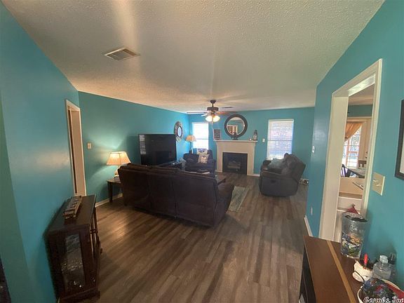 3rd image of 704 N Hospital Blvd