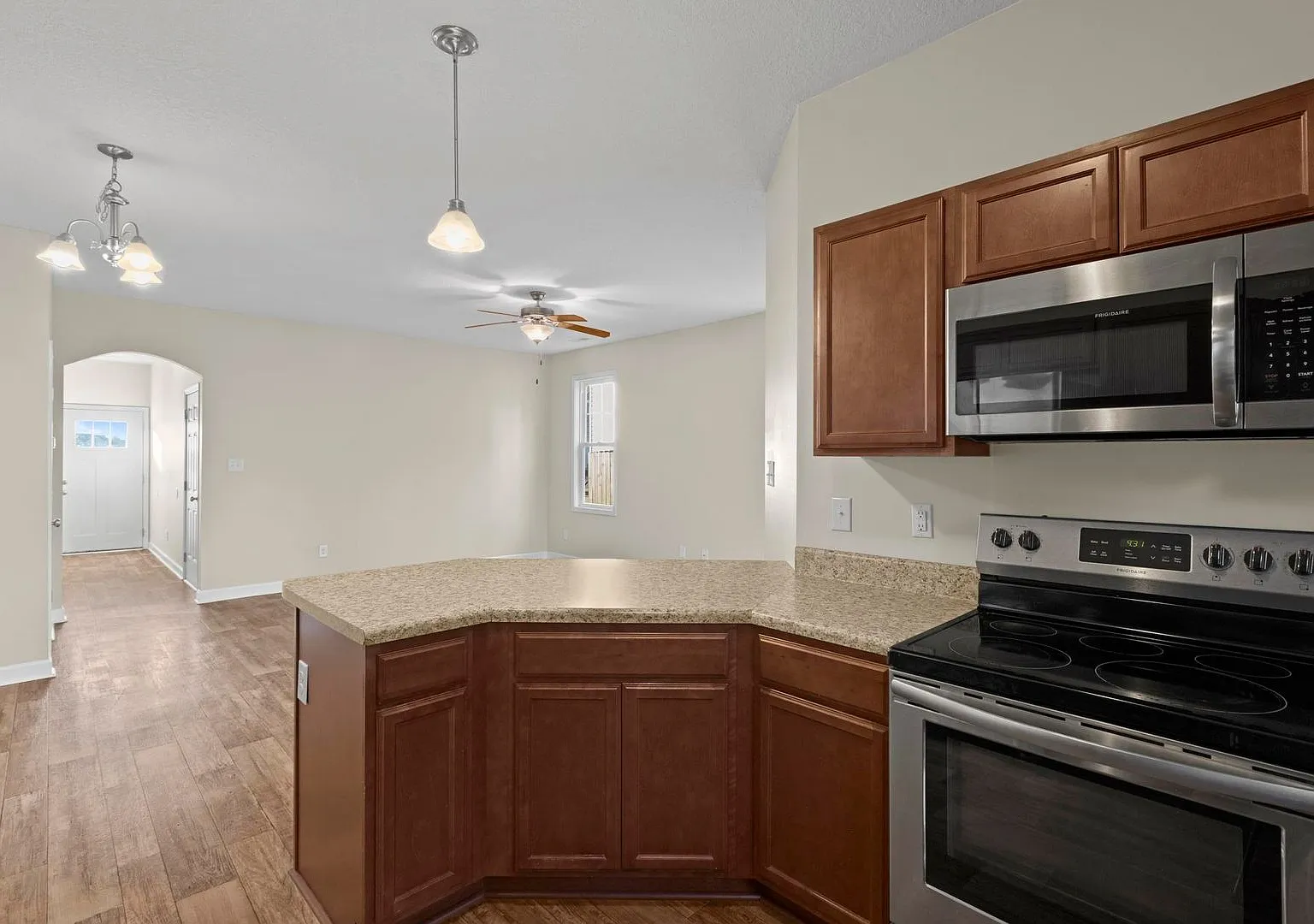 Townhouse For Rent! — Photo 4