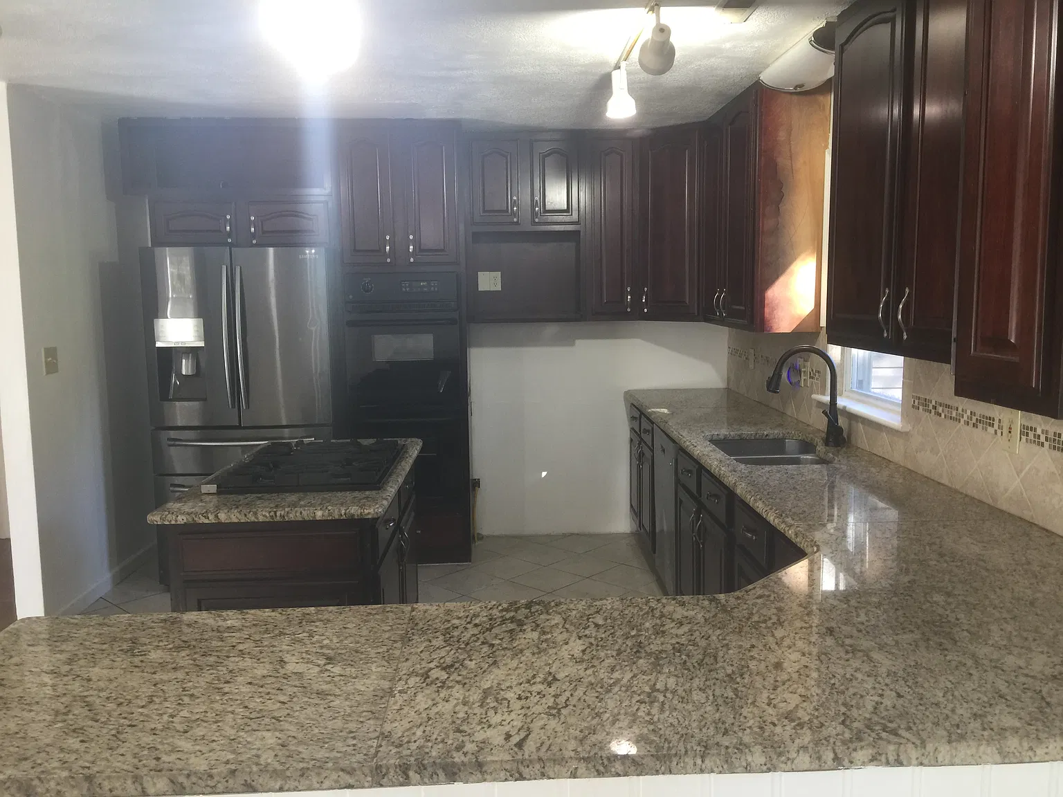 3 bed, 1200 sqft, $1,375 — Photo 2