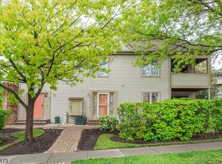 125 Sunrise Dr, Whippany, NJ 07981