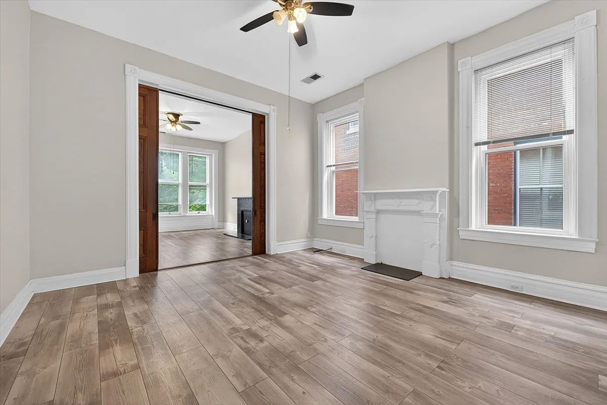 2 bed, 1071 sqft, $1,800 — Photo 3