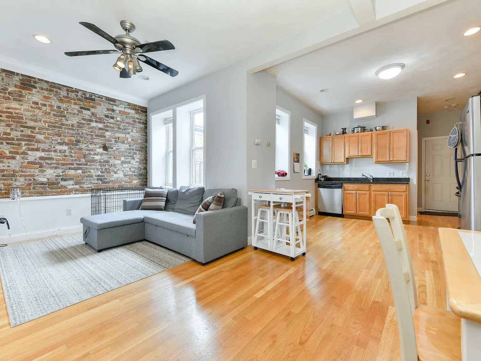 2 bed, 783 sqft, $2,600 — Photo 3