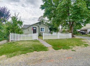 415 Hart Ave, Molalla, OR 97038