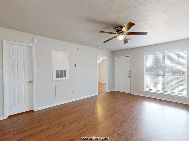 1513 Hollowhill Dr #B — Photo 4