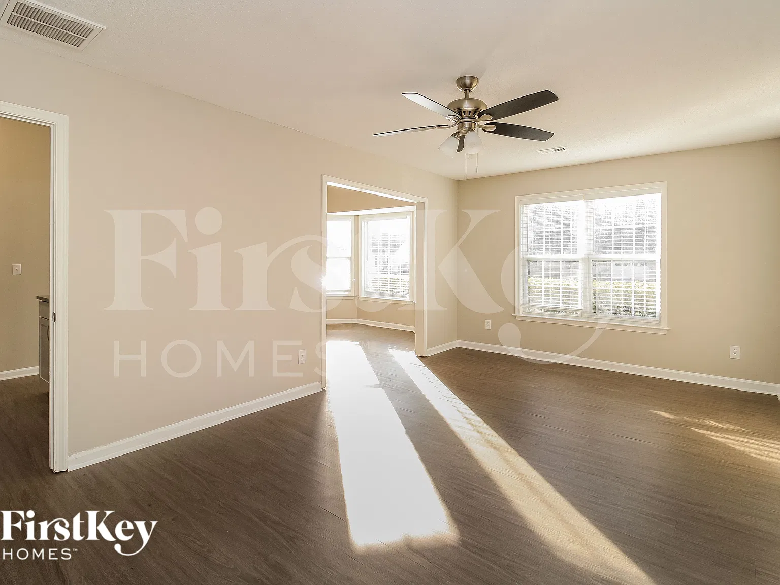 3 bed, 2.0 bath, 1500 sqft, $2,040 — Photo 3