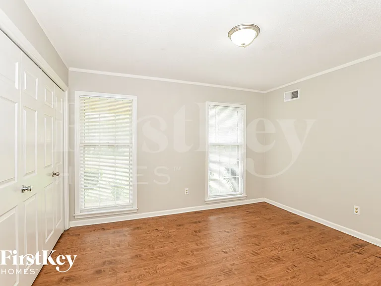 5819 Fox Lair Ave — Photo 16