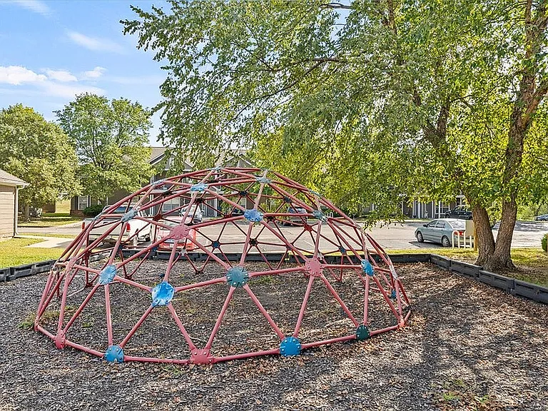 Lakewood Terrace — Photo 28