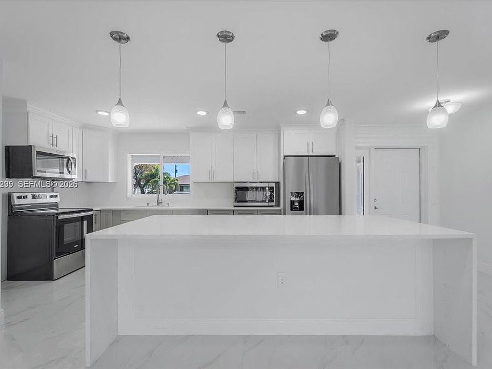 1st image of 105 SE 45th City In The Est #Of