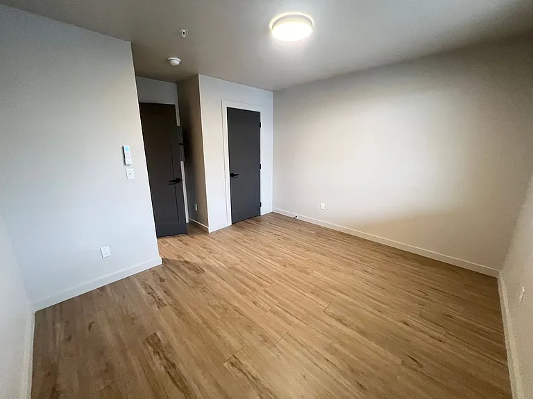 1607 N Willow St — Photo 9
