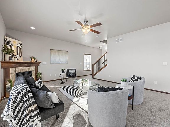 5th image of 1340 Whipple Ct