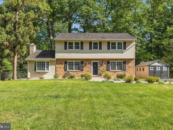 12007 Vale Rd, Oakton, VA 22124