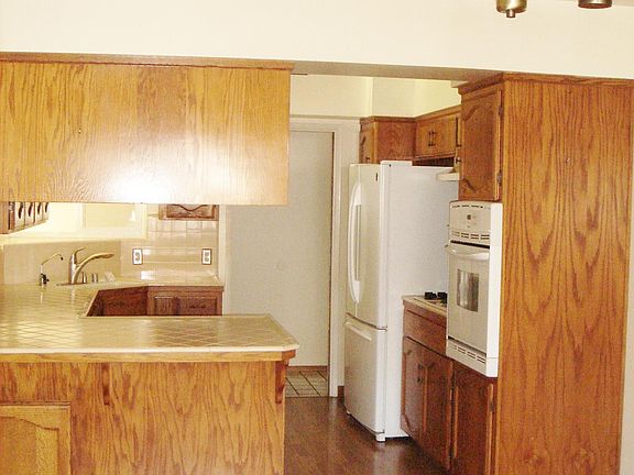 3rd image of 1625 Bowling Ln
