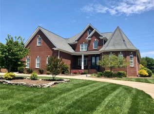 199 Juniper Cir, Bermuda Run, NC 27006