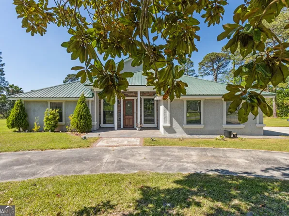 82 Mallard Pointe Dr, Woodbine, GA 31569