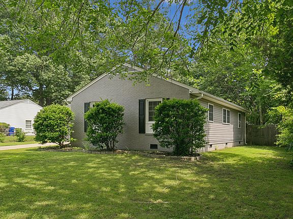 3rd image of 398 Flint Dr