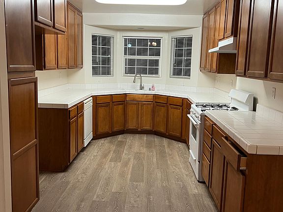 Kitchen. Fridge available for use