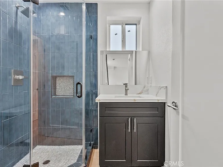 322 Leslie Way — Photo 8