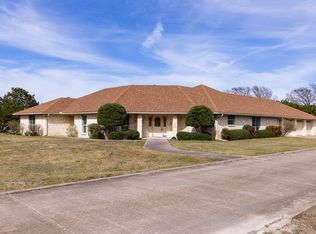 111 N Cloud Dr, Kerrville, TX 78028