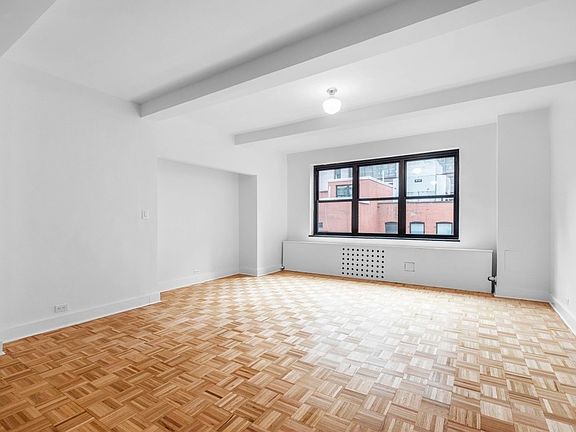 4th image of 310 E 44th St APT 823