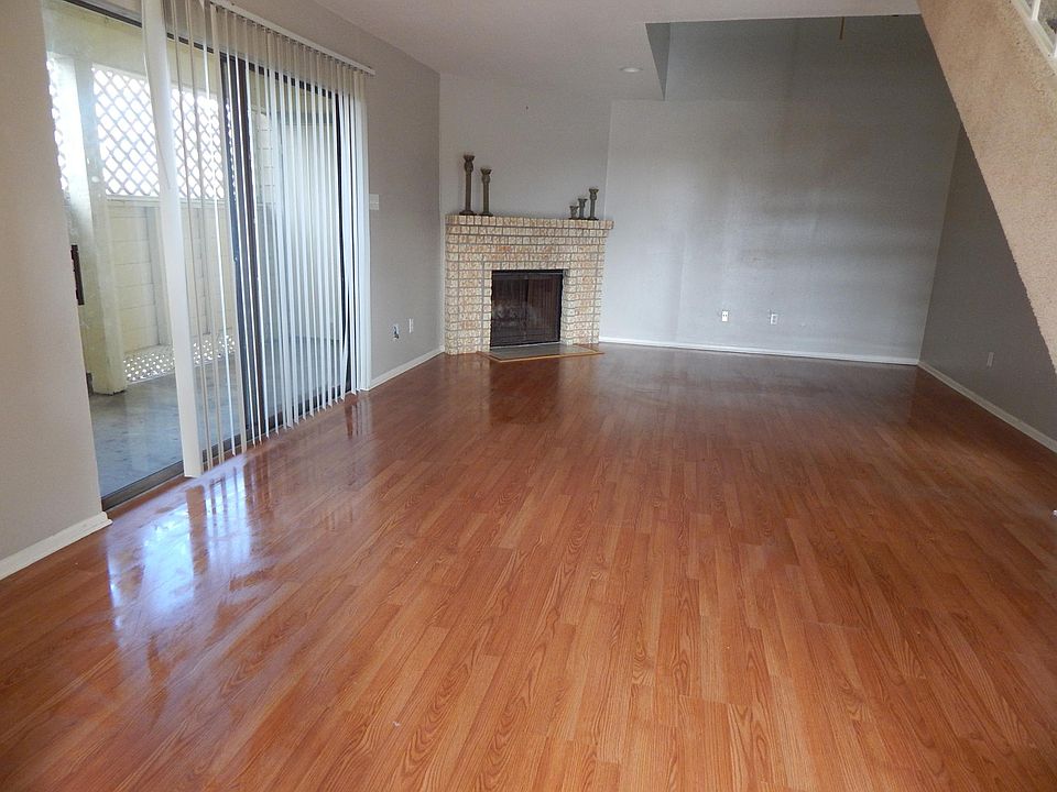 1st image of 2418 Capitan Dr APT B