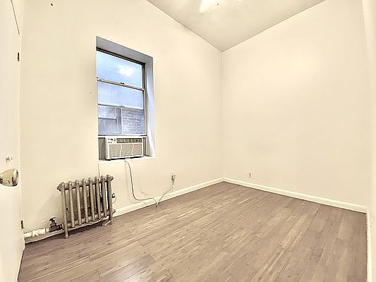 3rd image of 13 W 100th St APT 5B