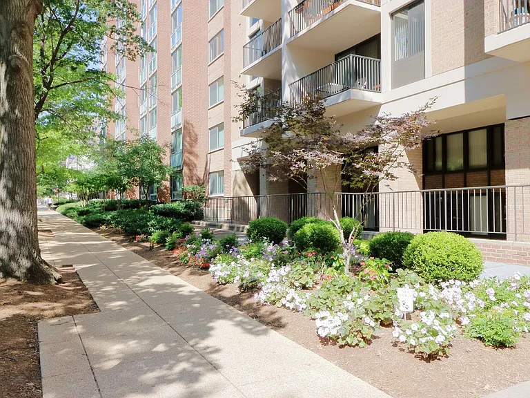 1255 New Hampshire Ave NW — Photo 173