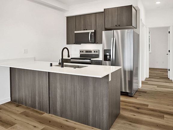 2nd image of 1964 Somerset St #101
