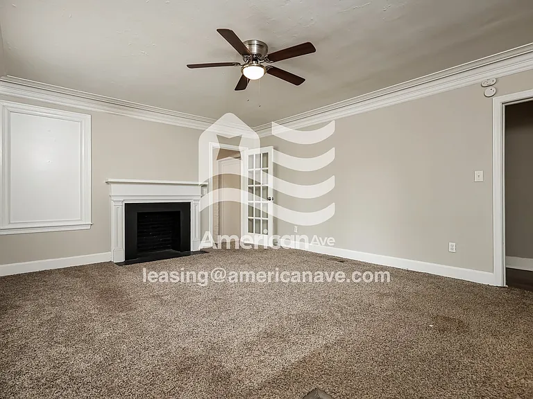 566449_004_wm_-_living_room_13556999.jpg