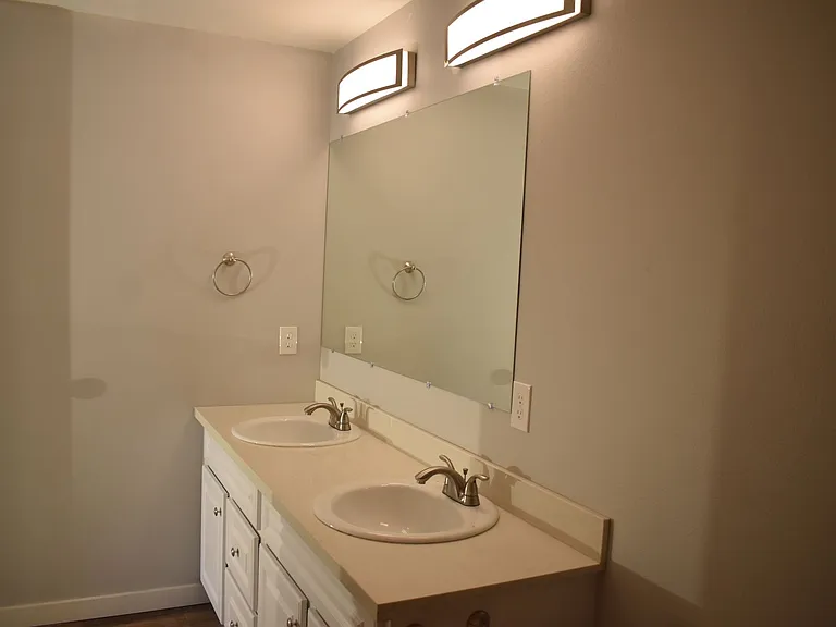 A St Townhomes — Photo 9