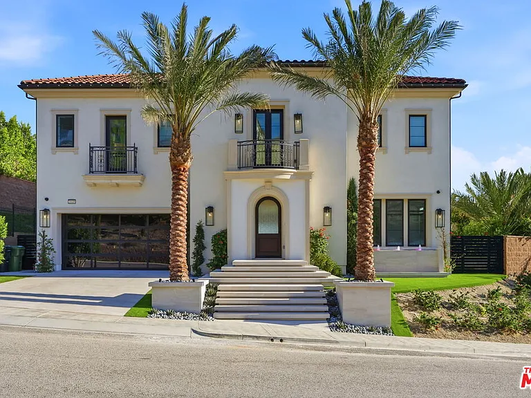20448 W Liverpool Way — Photo 4
