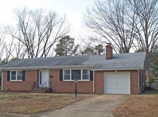 17 McKinley Dr, Newport News, VA 23608