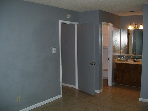 2nd image of 11436B Ptarmigan Dr