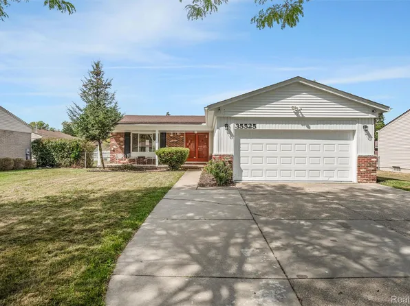 35525 Connecticut Dr, Sterling Heights, MI 48310
