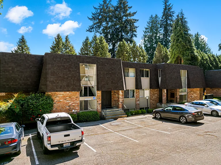 Cypress Lane Apartments — Photo 15
