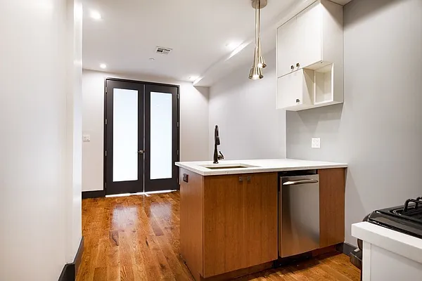 Rented by Rennit Inc. | media 2