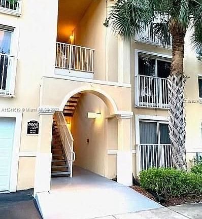 4th image of 9909 Westwood Dr #371