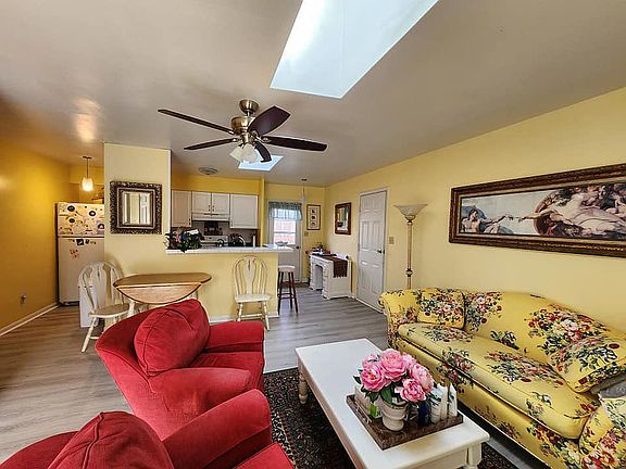 3rd image of 134 Harmony Ln