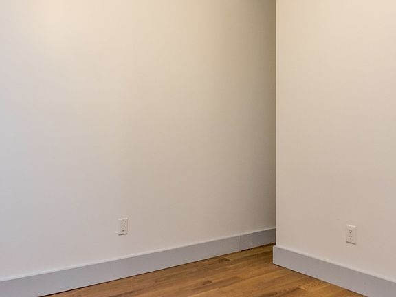 2nd image of 368 Throop Ave #1WB