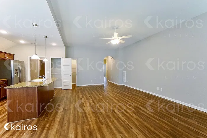 4 bed, 2.0 bath, 1642 sqft, $1,745 — Photo 2