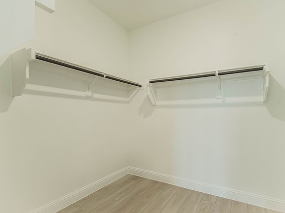 4th image of 206 Castle Rock Dr