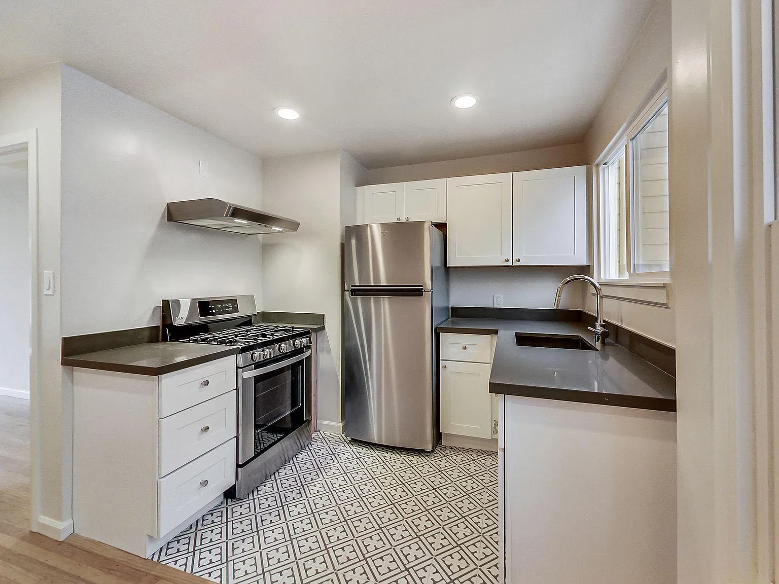 1 bed, 800 sqft, $4,500 — Photo 3