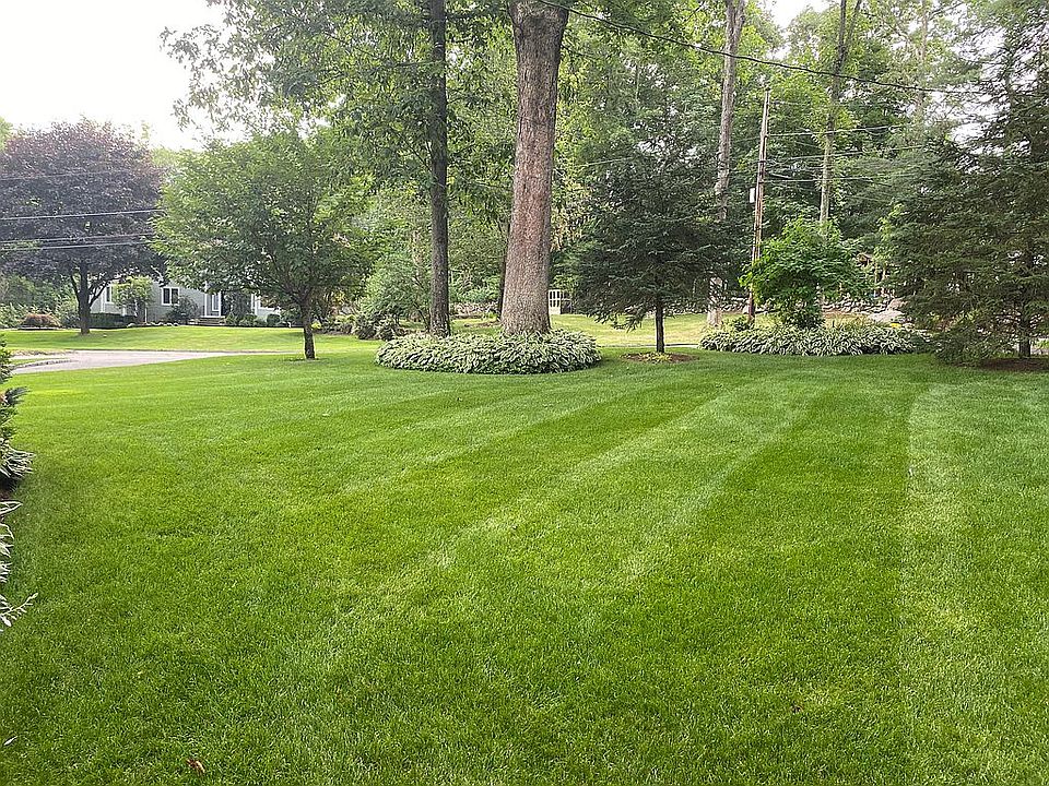 2nd image of 7 Leslie Ln