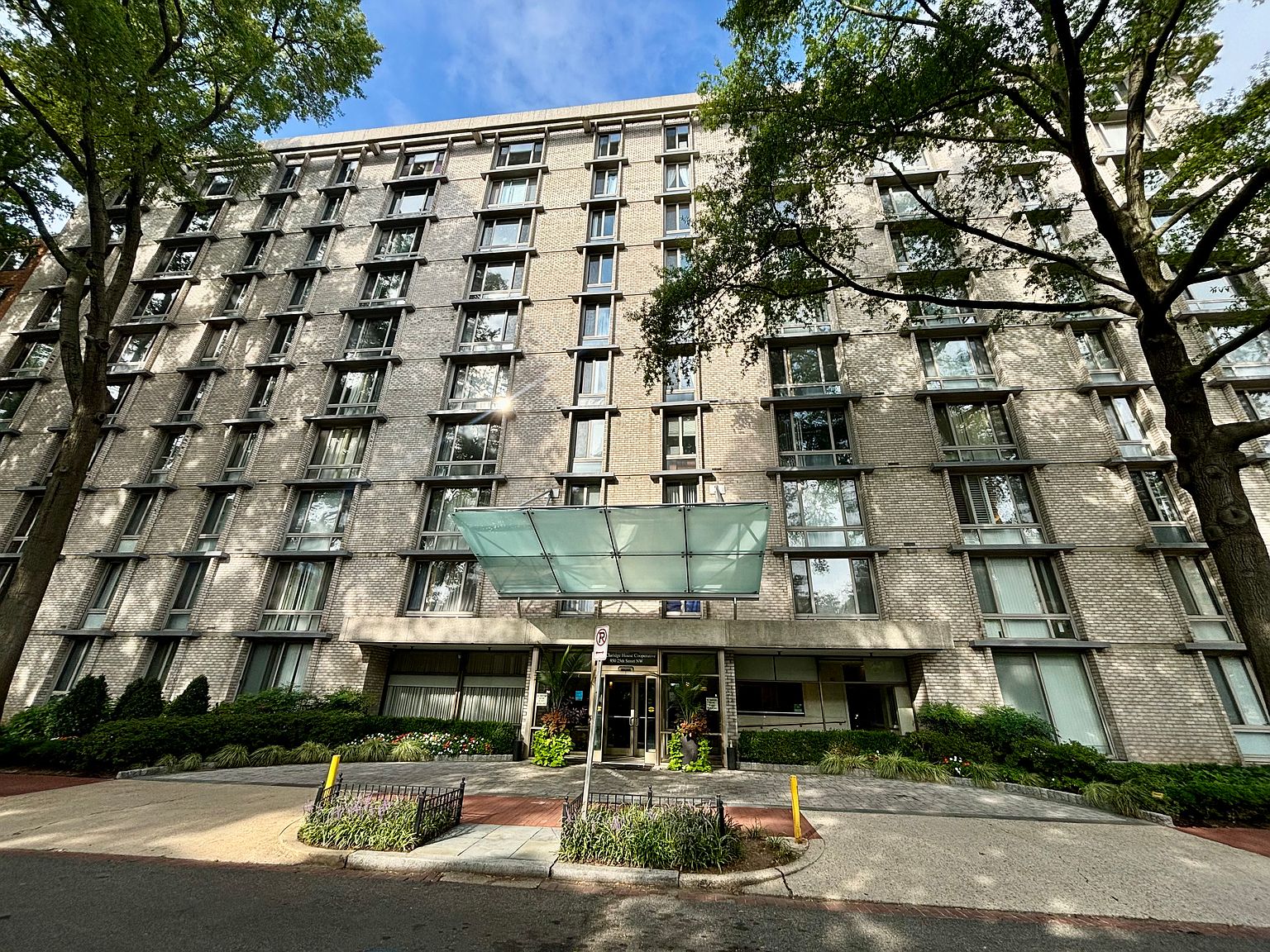 950 25th St NW #617, Washington, DC 20037 | Zillow