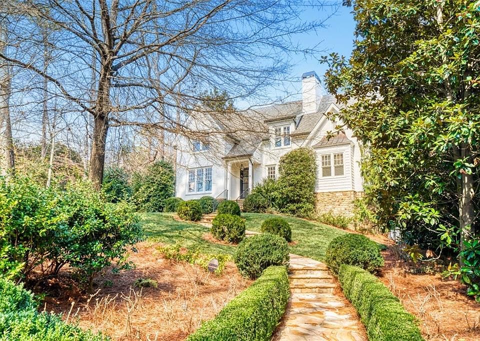 1st image of 8 W Wieuca Rd NE