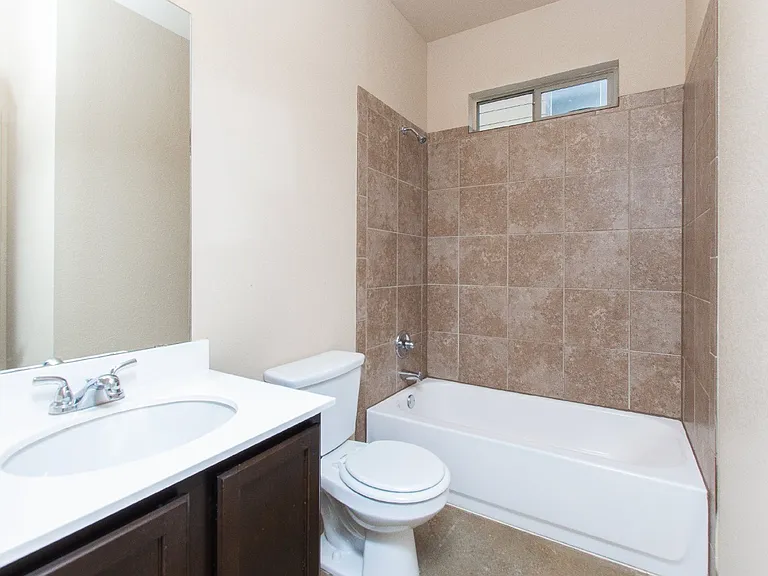 103 W Libra Dr — Photo 32