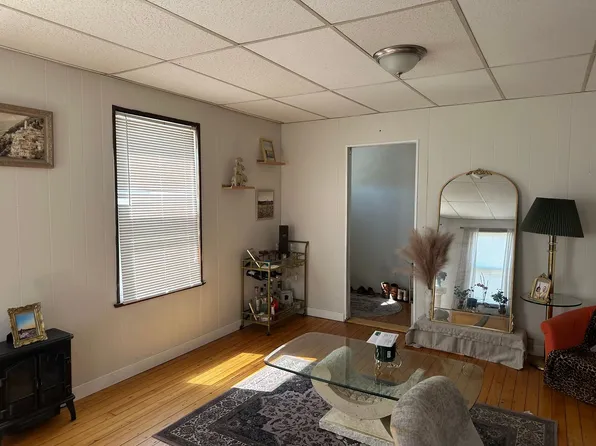173-175 Bayview, 173-175 Bay View Ave #1, Providence, RI 02905