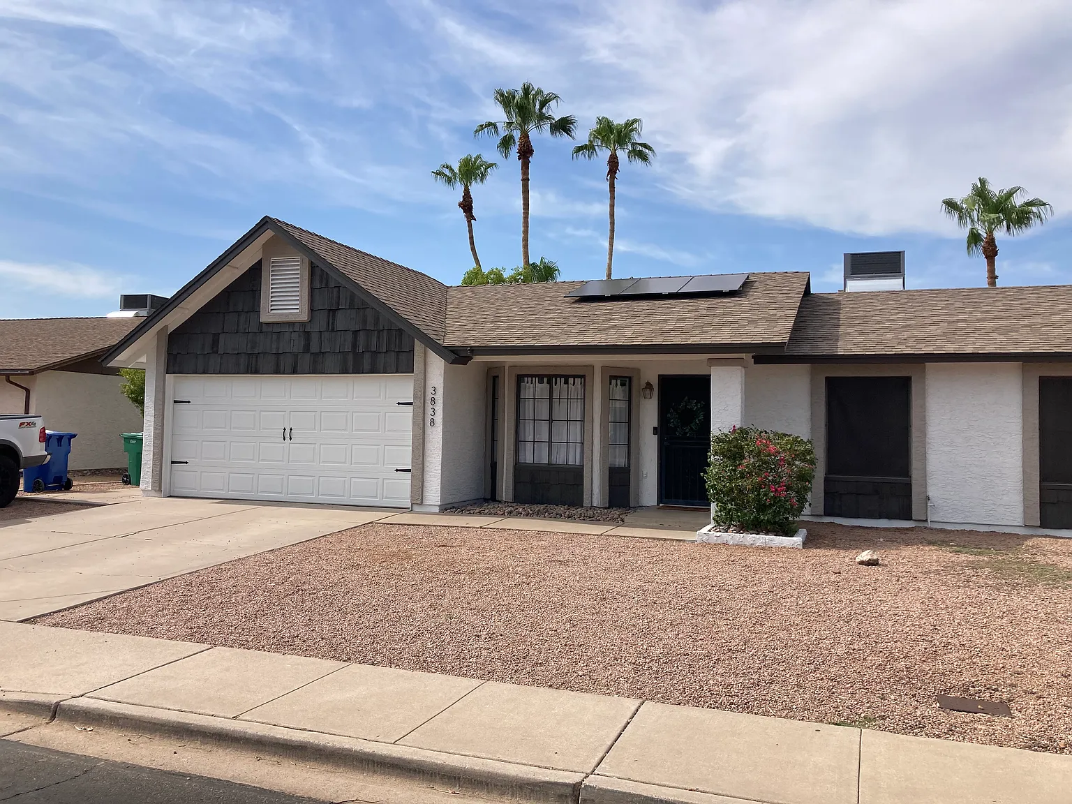 3 bed, 1322 sqft, $2,990 — Photo 2