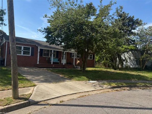 502 Regina Ct, Hampton, VA 23669