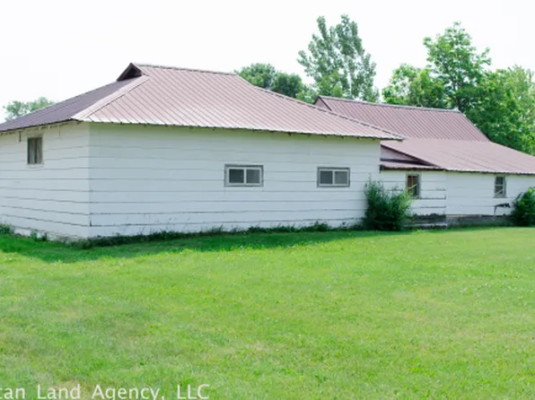 705 E 2nd St., Miller, SD 57362