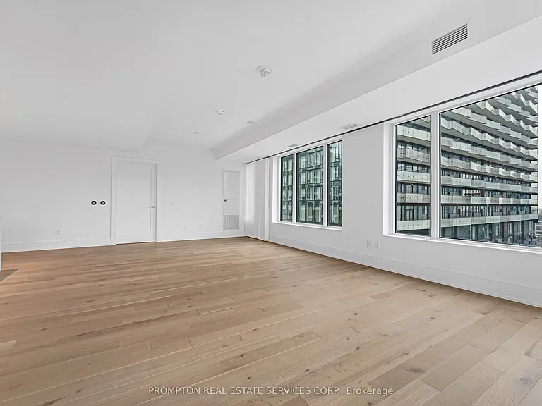 455 Wellington St W #908 — Photo 26